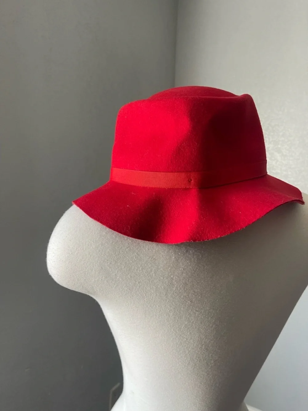 Dpc chic red